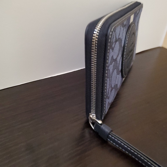 Coach Dempsey Large Phone Wallet In Signature Jacquard Witn Stripe And C… - Picture 8 of 13
